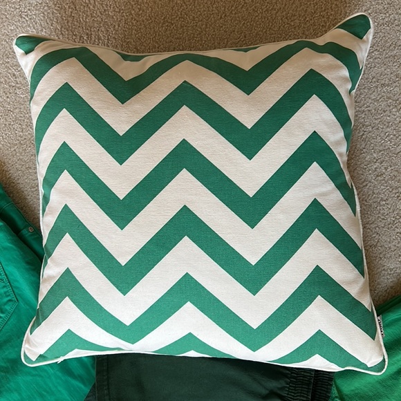 NWT Chevron Pillow - Picture 11 of 16